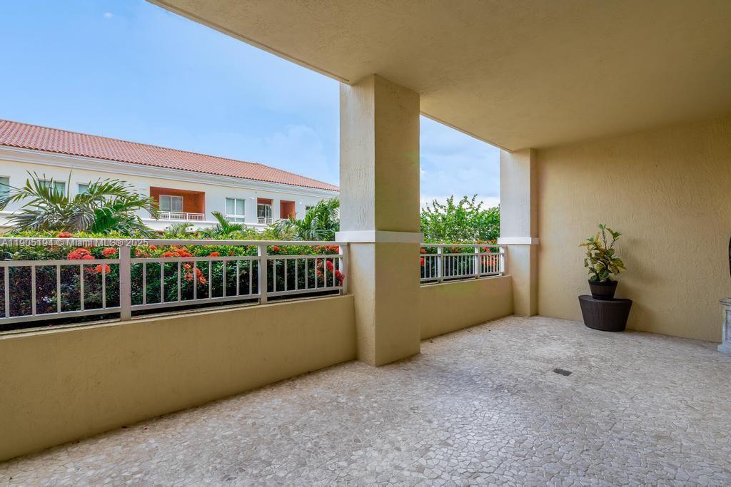 TOSCANO CONDO - Residential