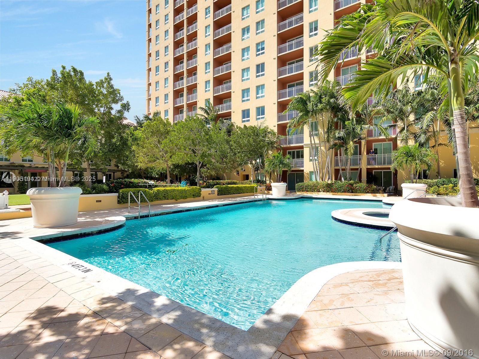 TOSCANO CONDO - Residential