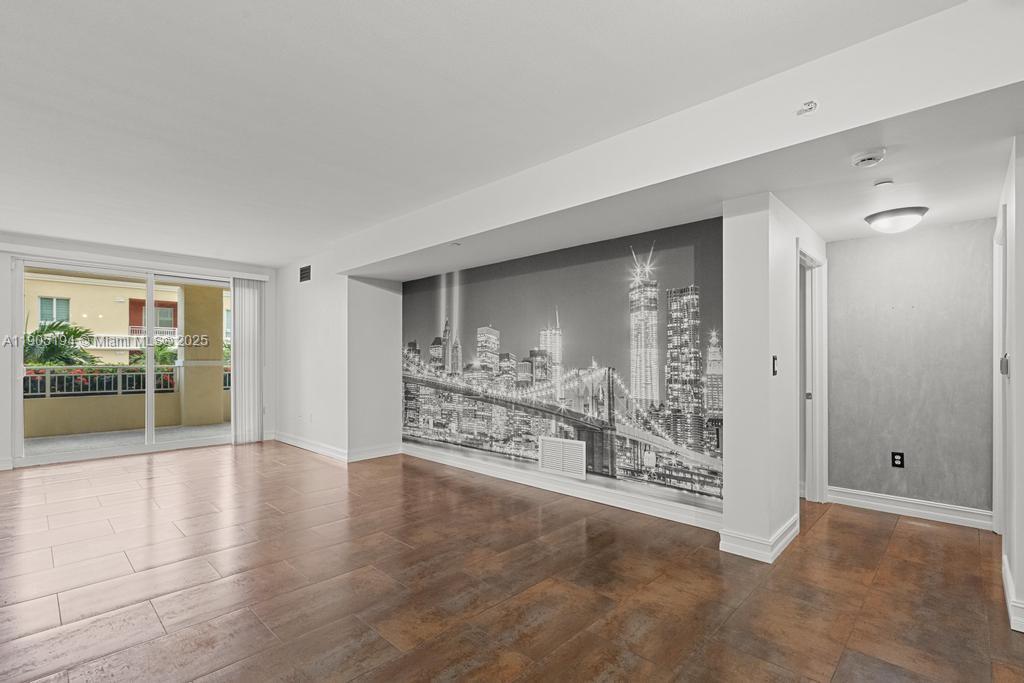 TOSCANO CONDO - Residential