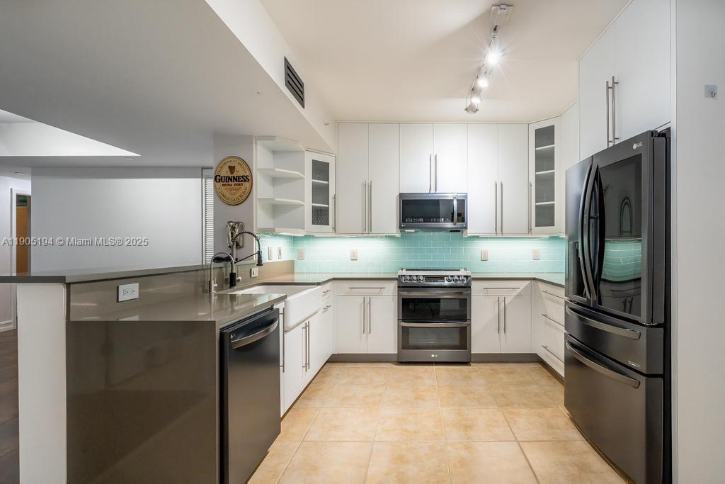 TOSCANO CONDO - Residential