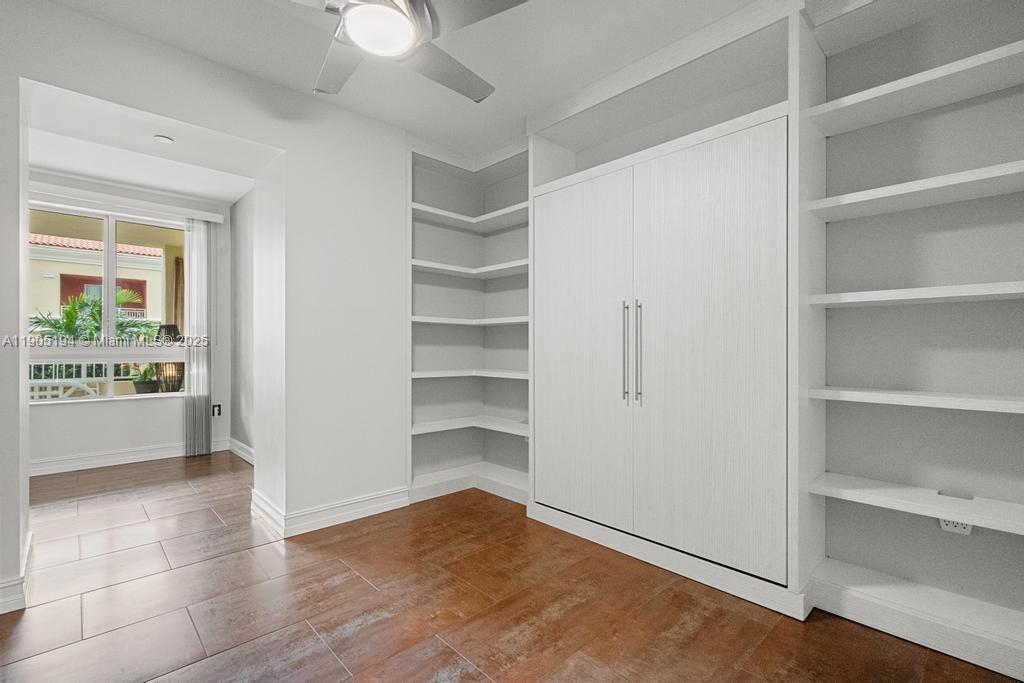 TOSCANO CONDO - Residential