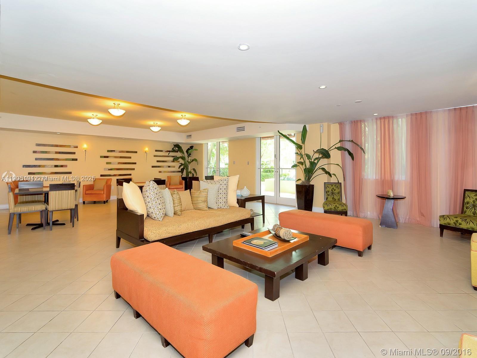 TOSCANO CONDO - Residential