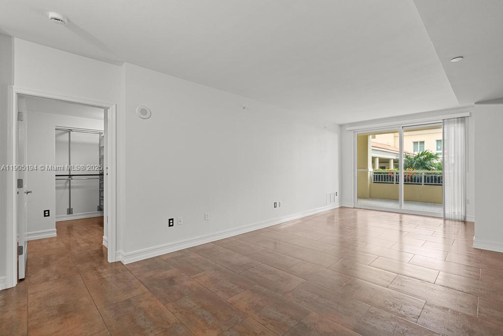 TOSCANO CONDO - Residential