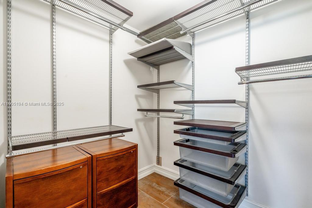 TOSCANO CONDO - Residential