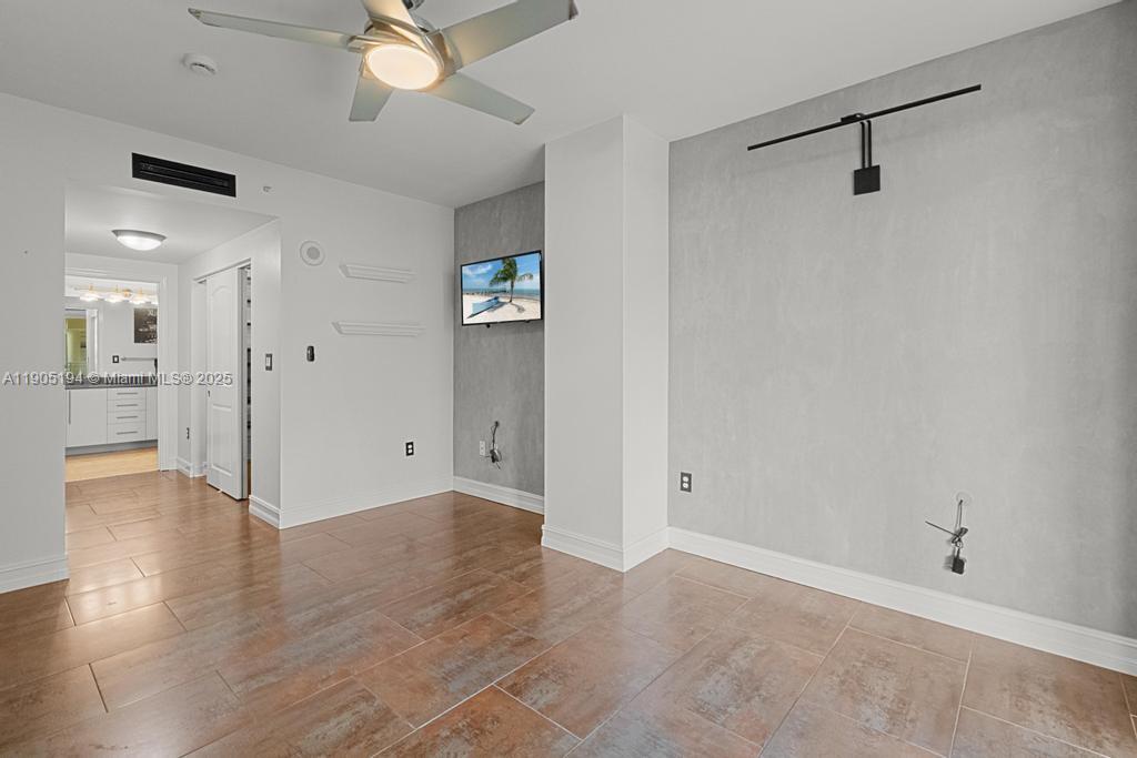 TOSCANO CONDO - Residential