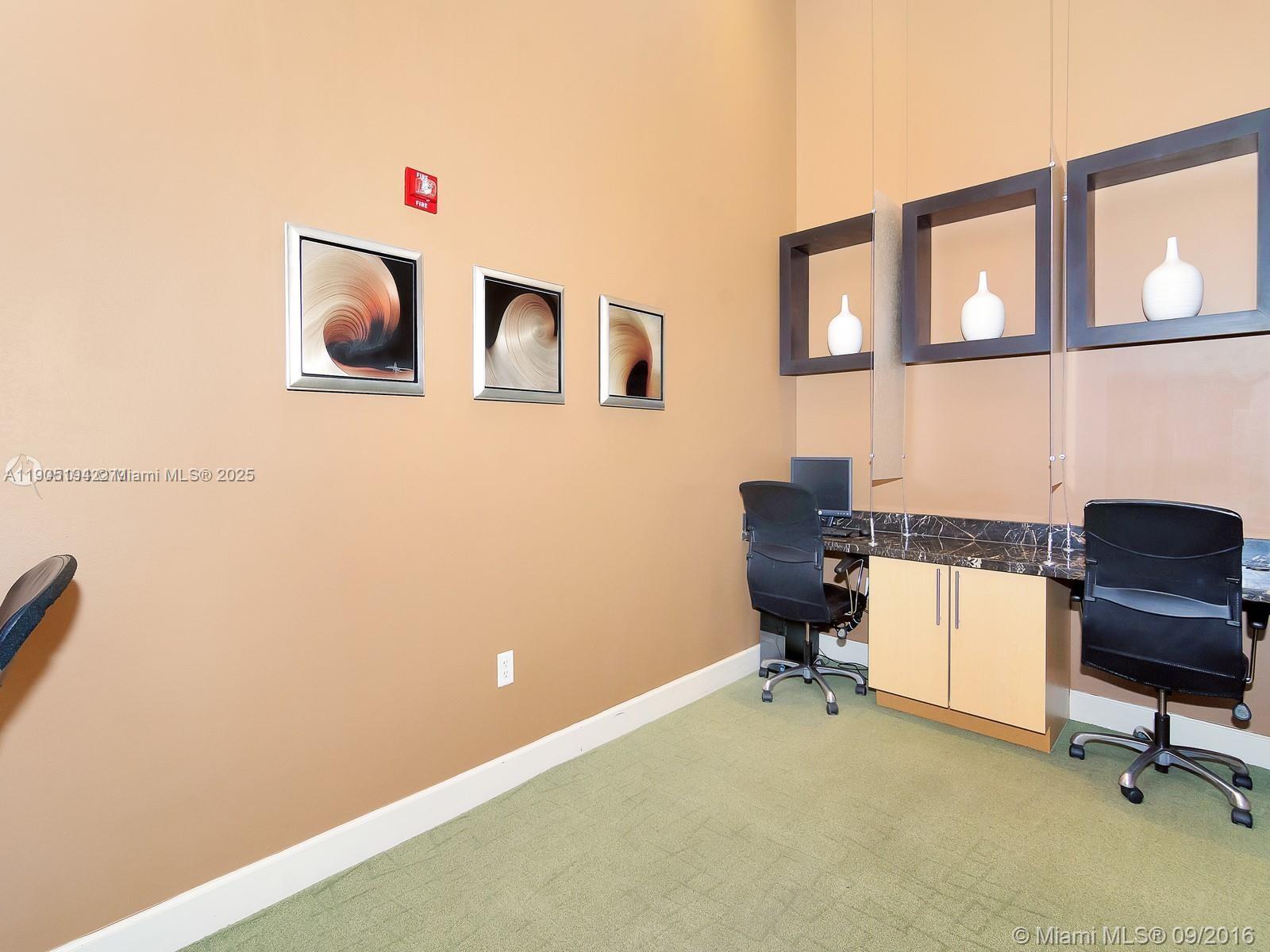 TOSCANO CONDO - Residential