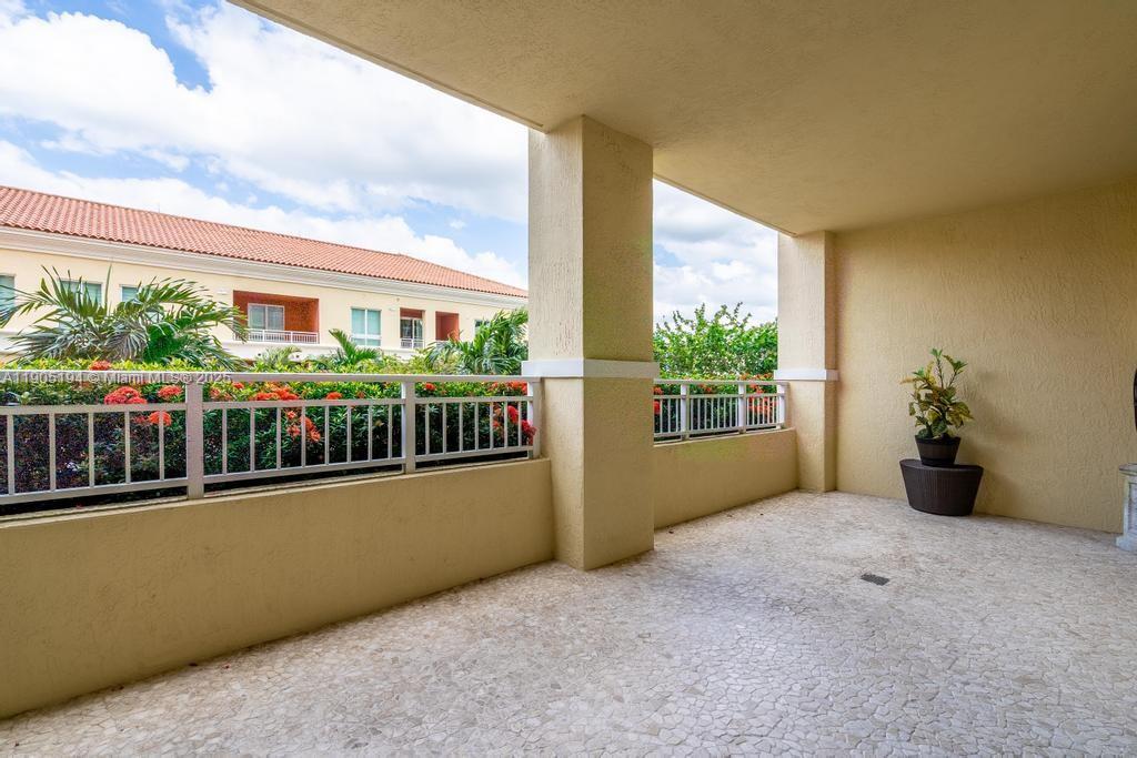 TOSCANO CONDO - Residential