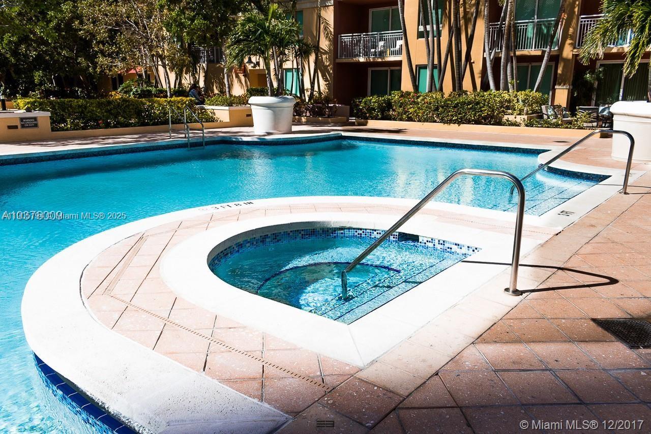 TOSCANO CONDO - Residential