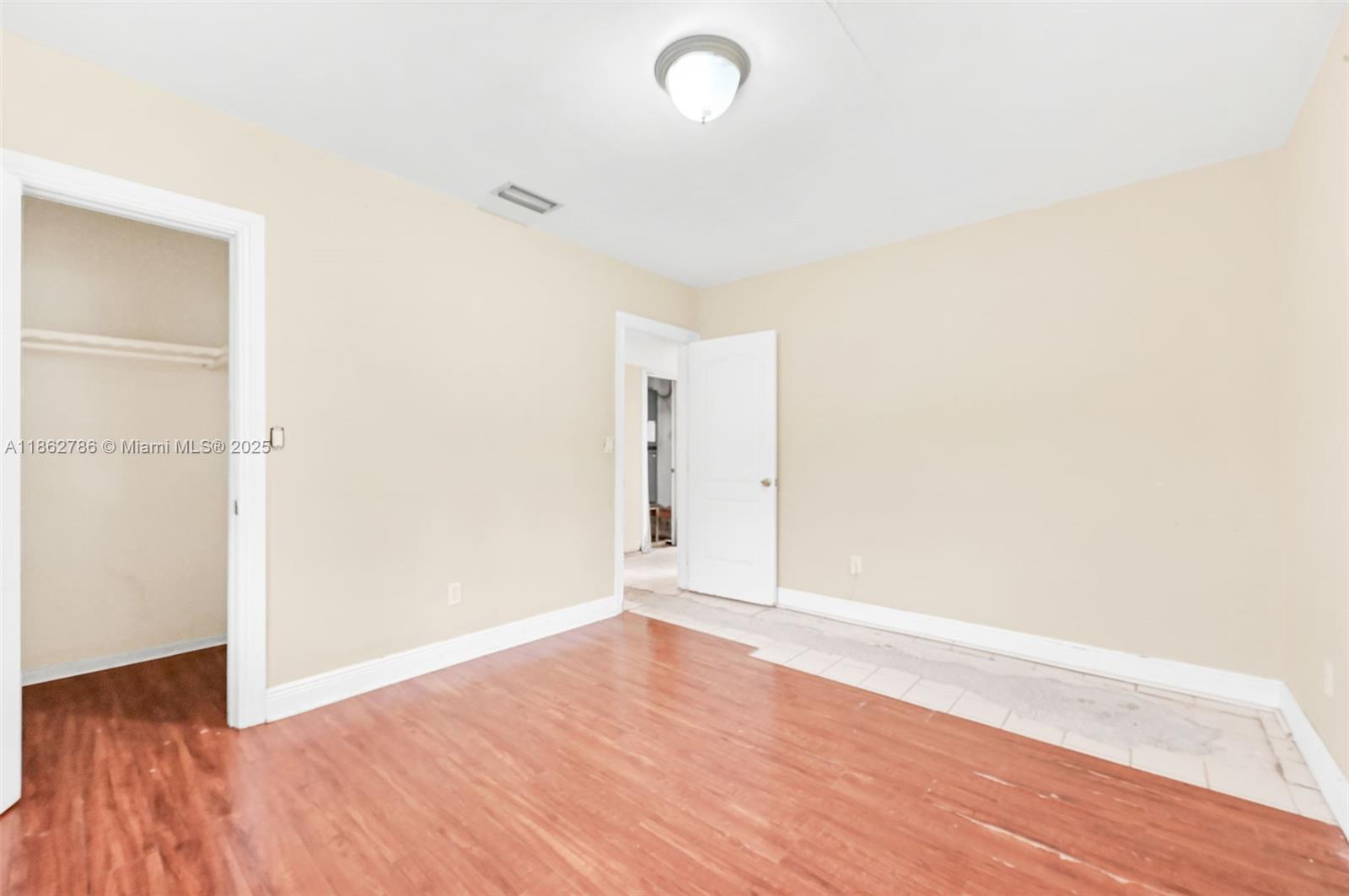 MIAMI LAKES SEC 5 - Residential