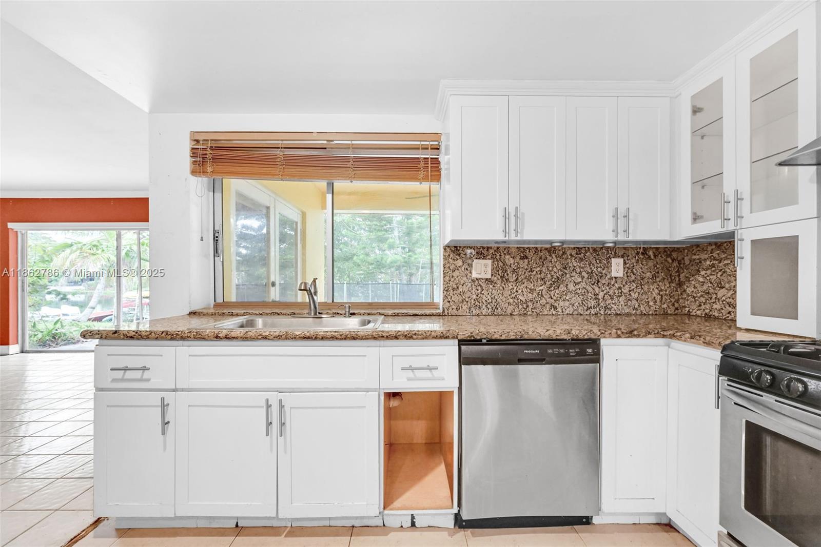 MIAMI LAKES SEC 5 - Residential