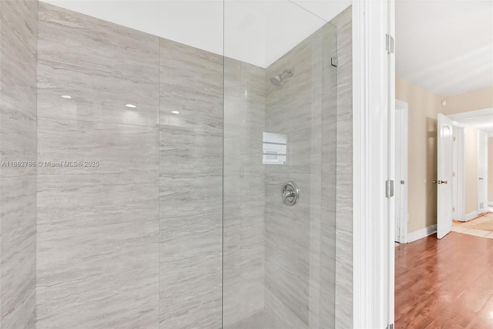 MIAMI LAKES SEC 5 - Residential