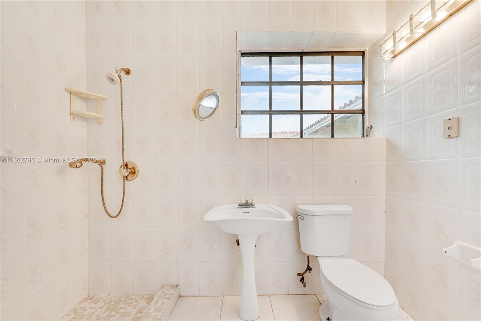 MIAMI LAKES SEC 5 - Residential