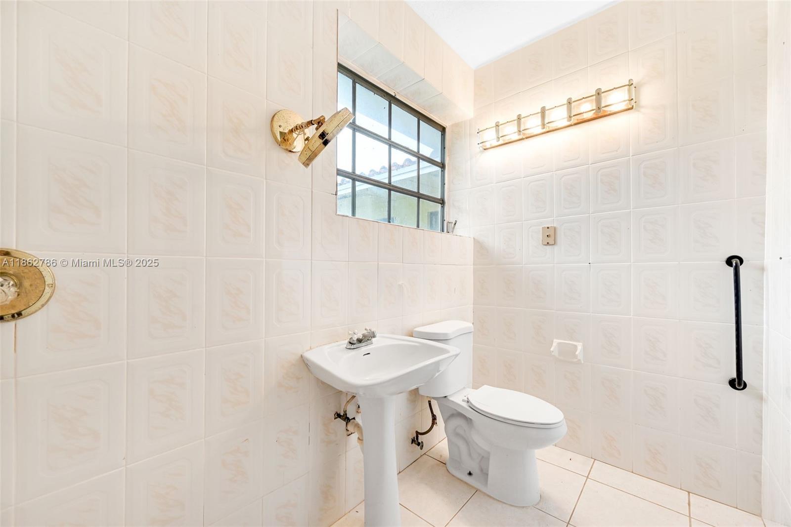 MIAMI LAKES SEC 5 - Residential