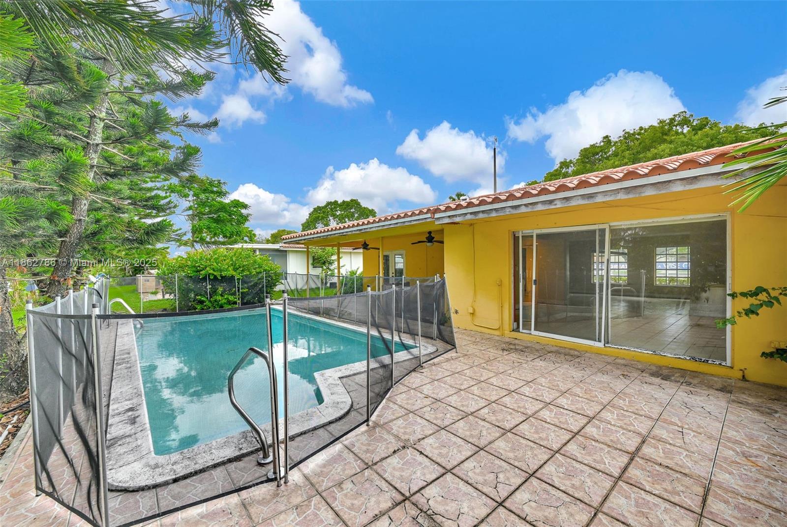 MIAMI LAKES SEC 5 - Residential