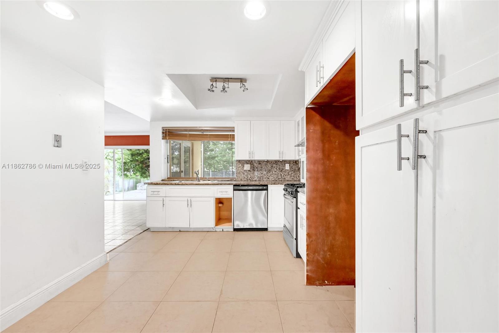 MIAMI LAKES SEC 5 - Residential