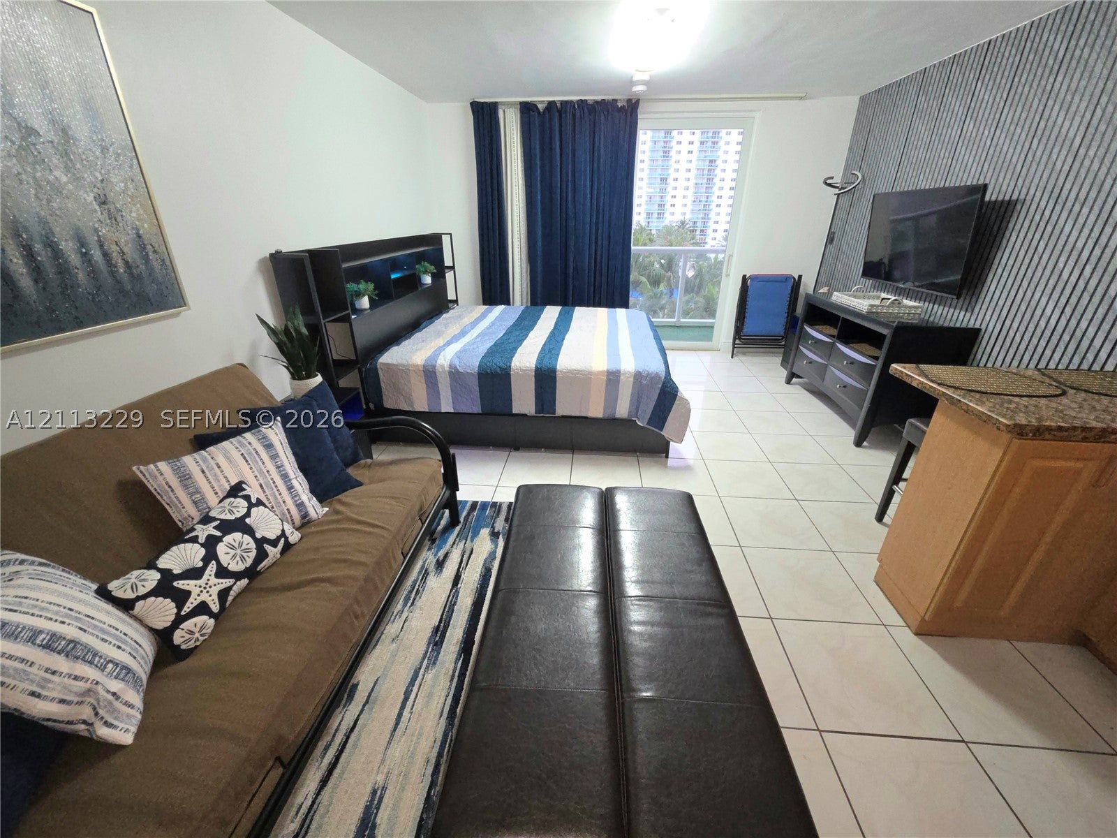 19201 Collins Ave