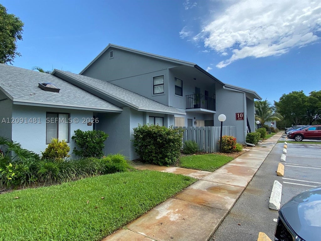 Photo of 2425 SW 22nd Ave #102B, Delray Beach, FL 33445 (MLS # A12091481)
