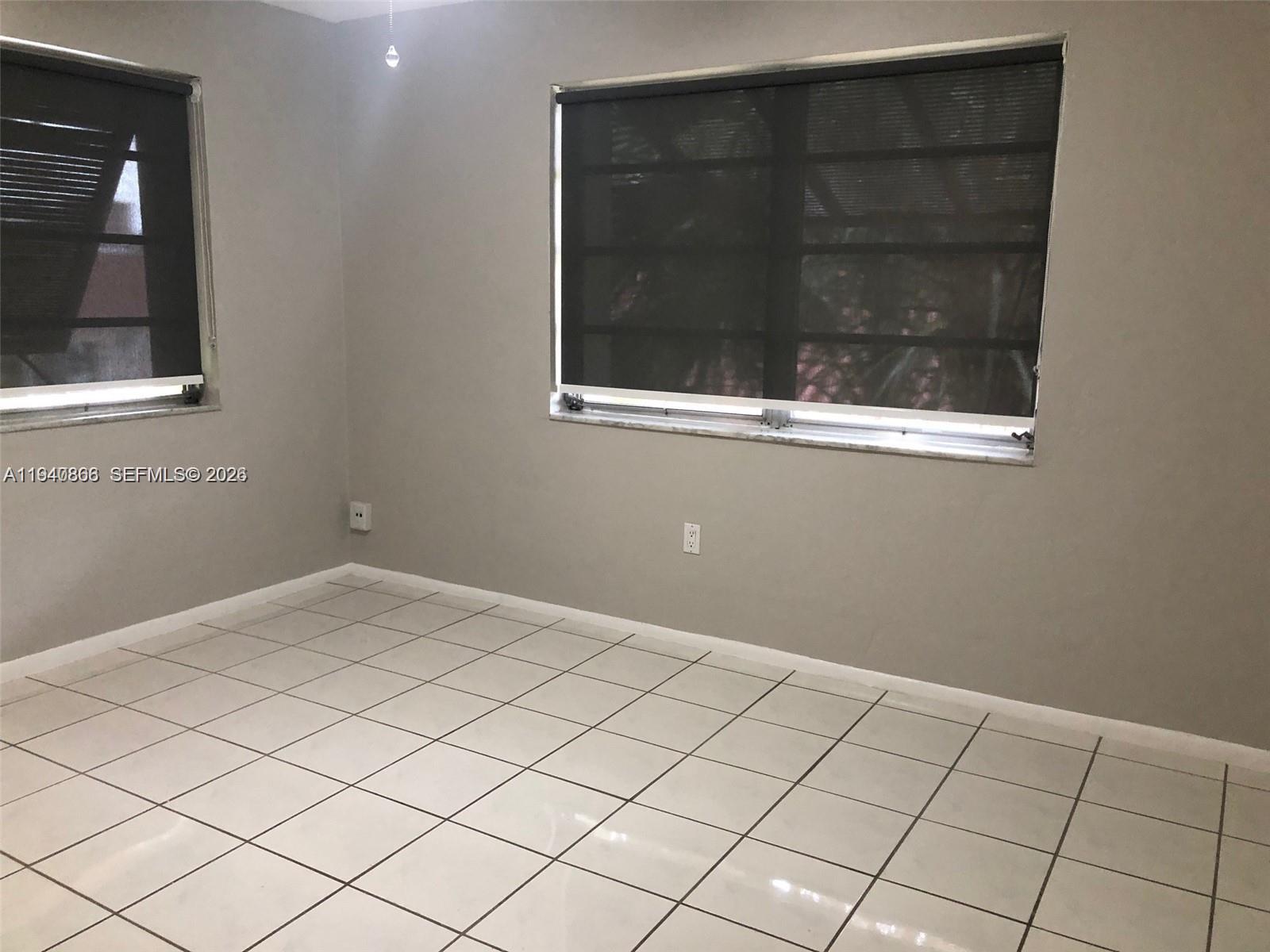 KINGSTON SQUARE CONDO - Residential Lease