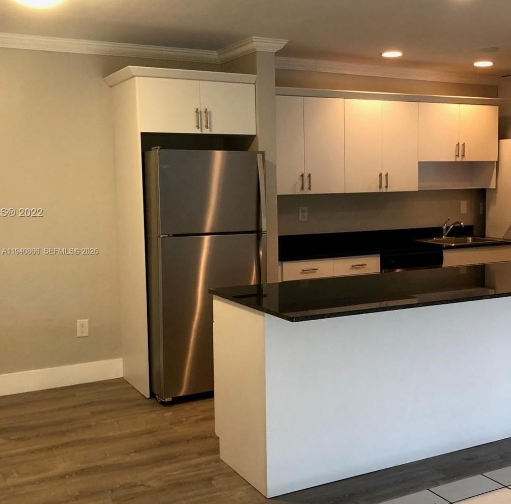 KINGSTON SQUARE CONDO - Residential Lease