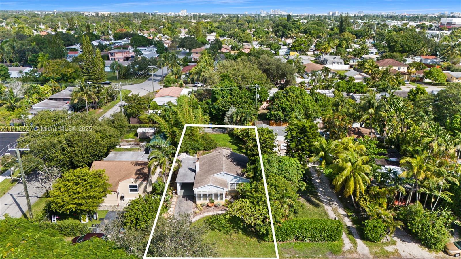 HOLLYWOOD PARK - Residential