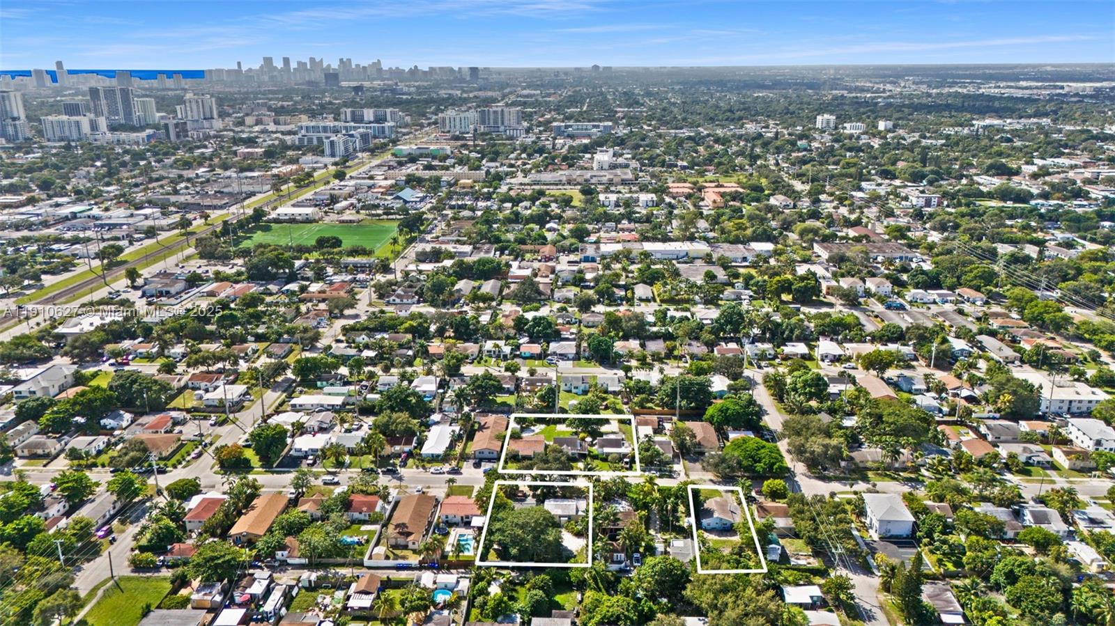 HOLLYWOOD PARK - Residential