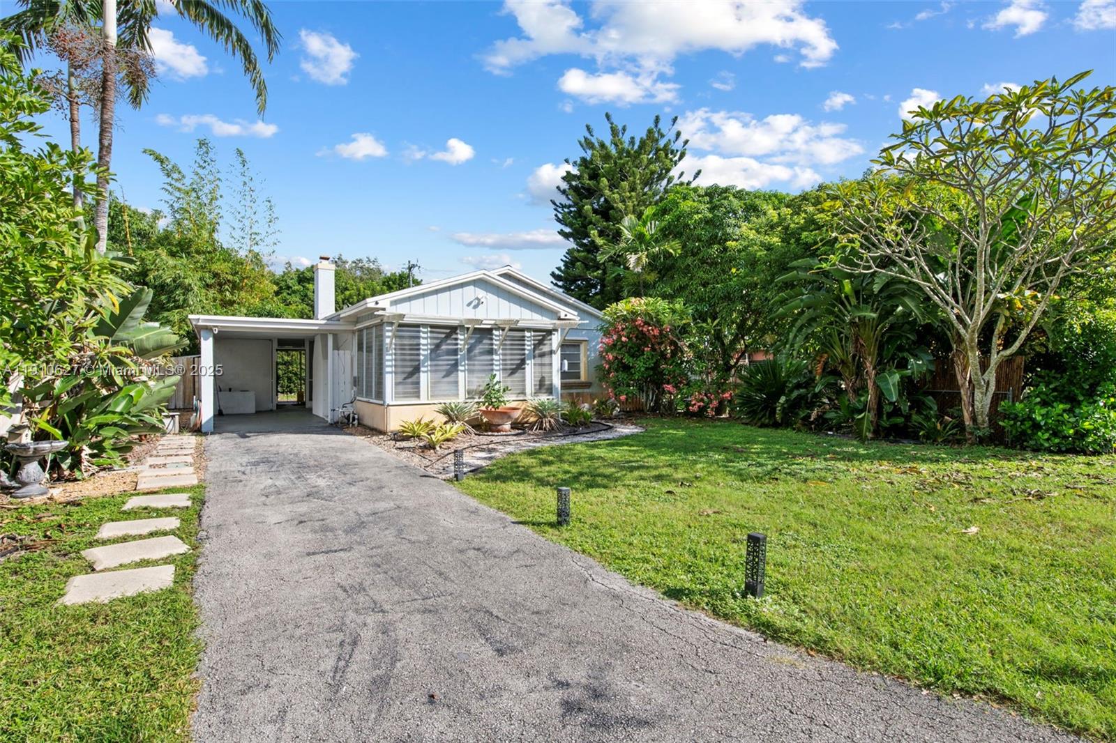 HOLLYWOOD PARK - Residential