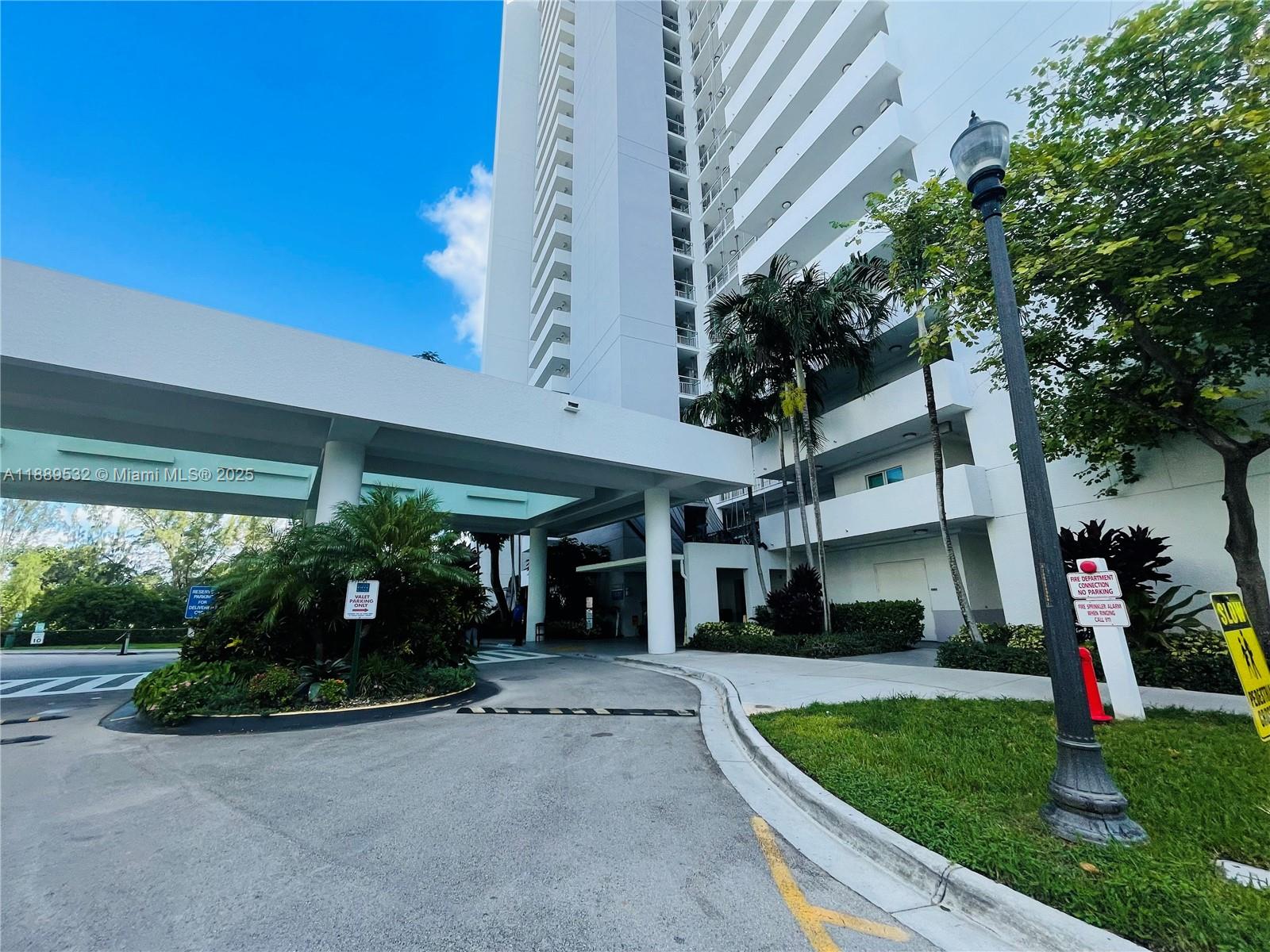 THE OAKS I CONDO - Residential Lease