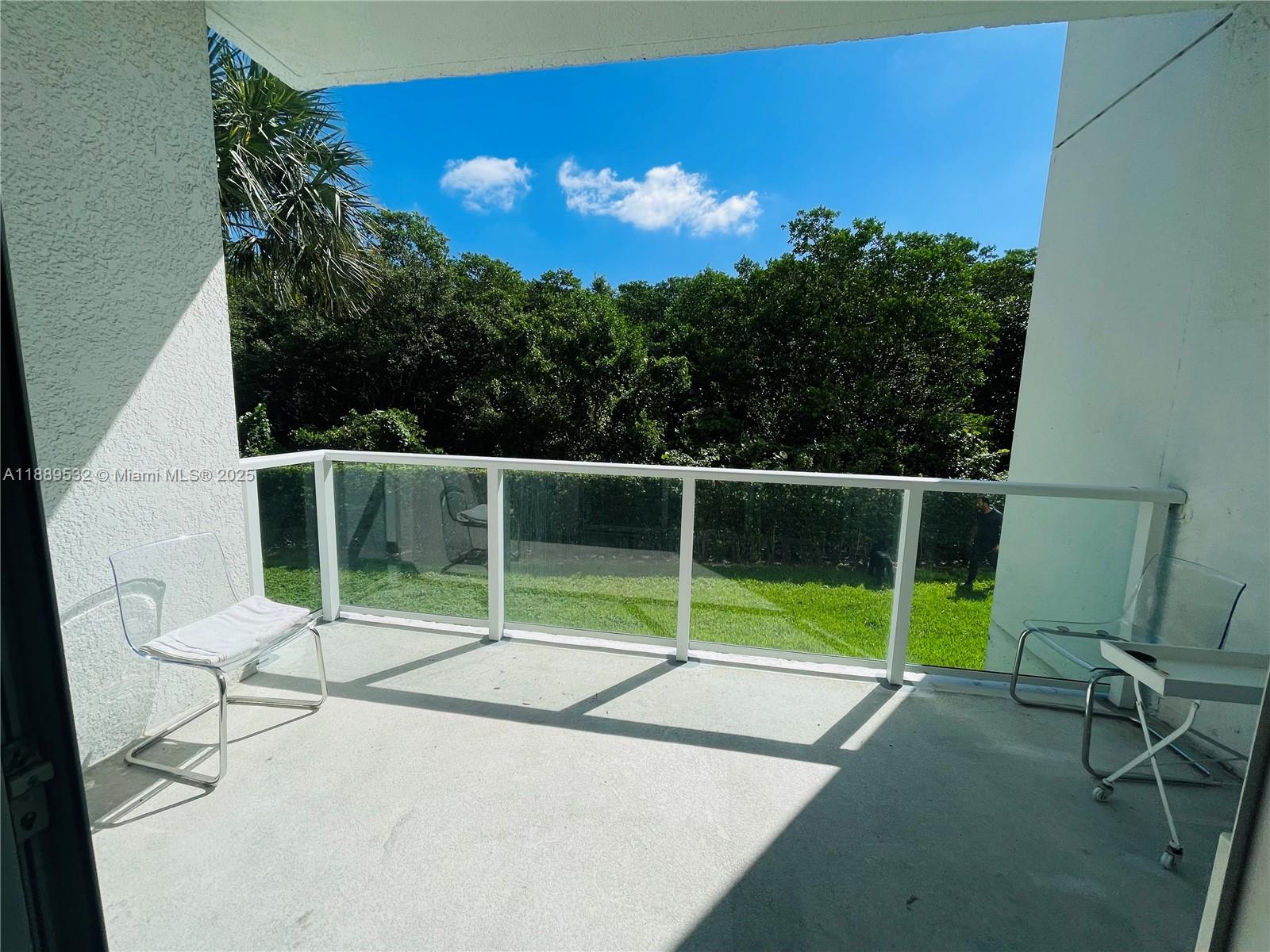 THE OAKS I CONDO - Residential Lease