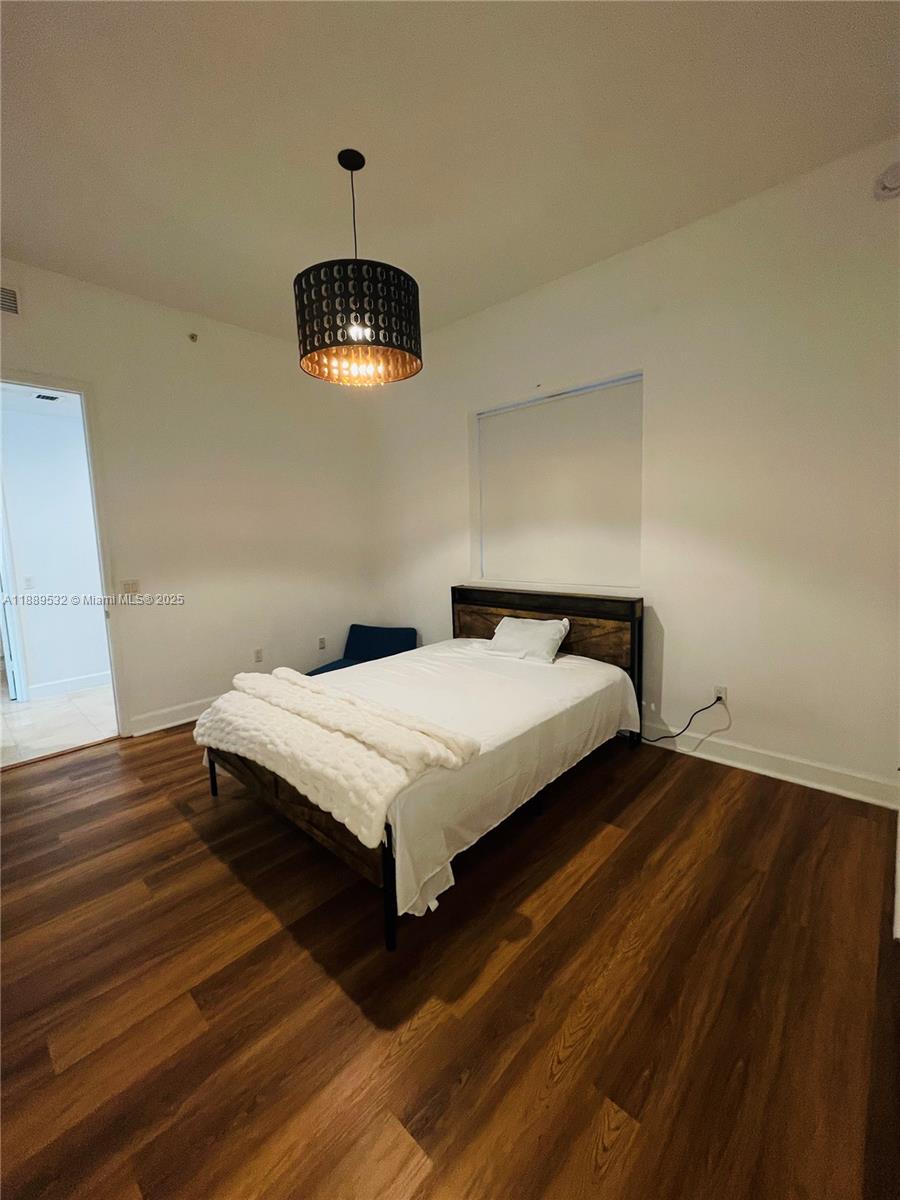 THE OAKS I CONDO - Residential Lease
