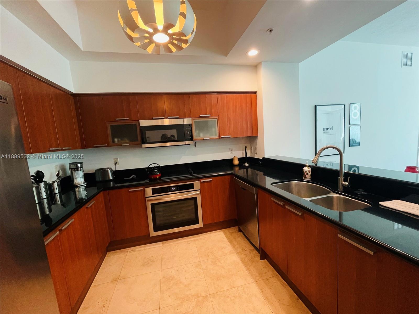 THE OAKS I CONDO - Residential Lease