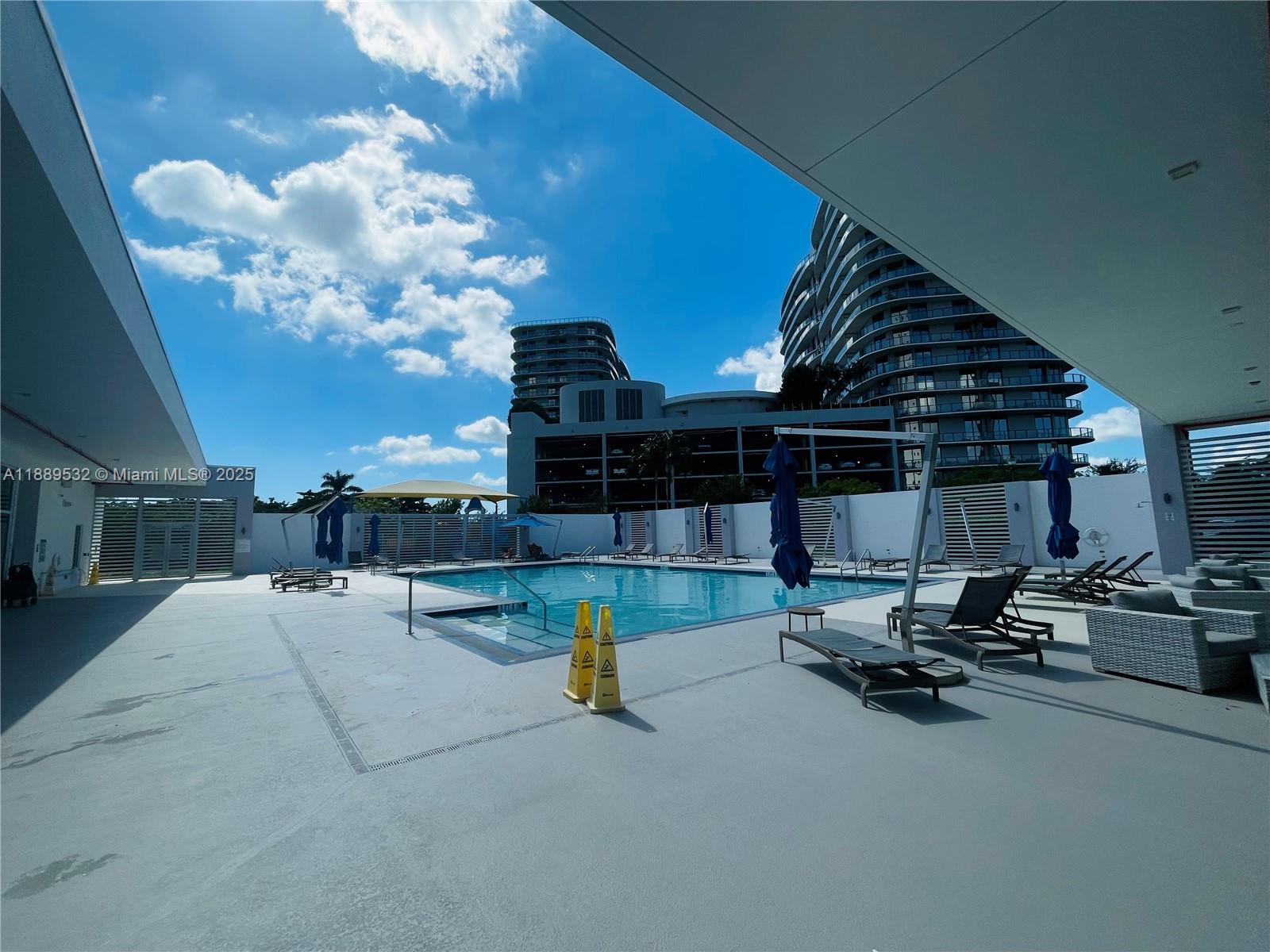 THE OAKS I CONDO - Residential Lease