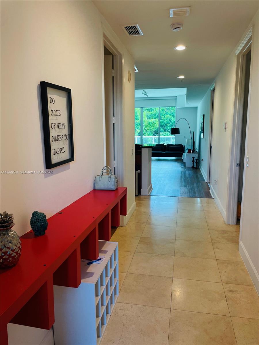 THE OAKS I CONDO - Residential Lease