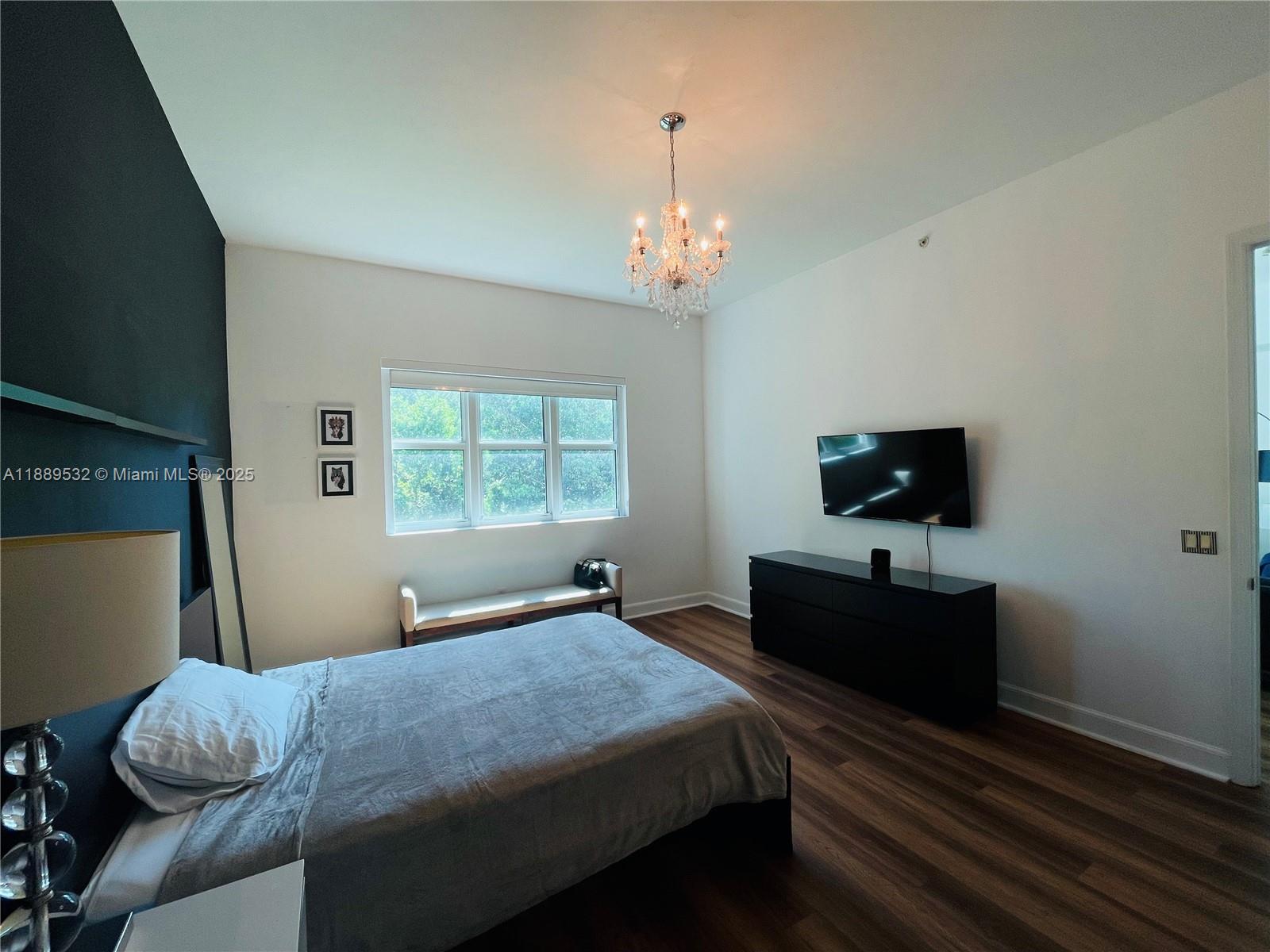 THE OAKS I CONDO - Residential Lease