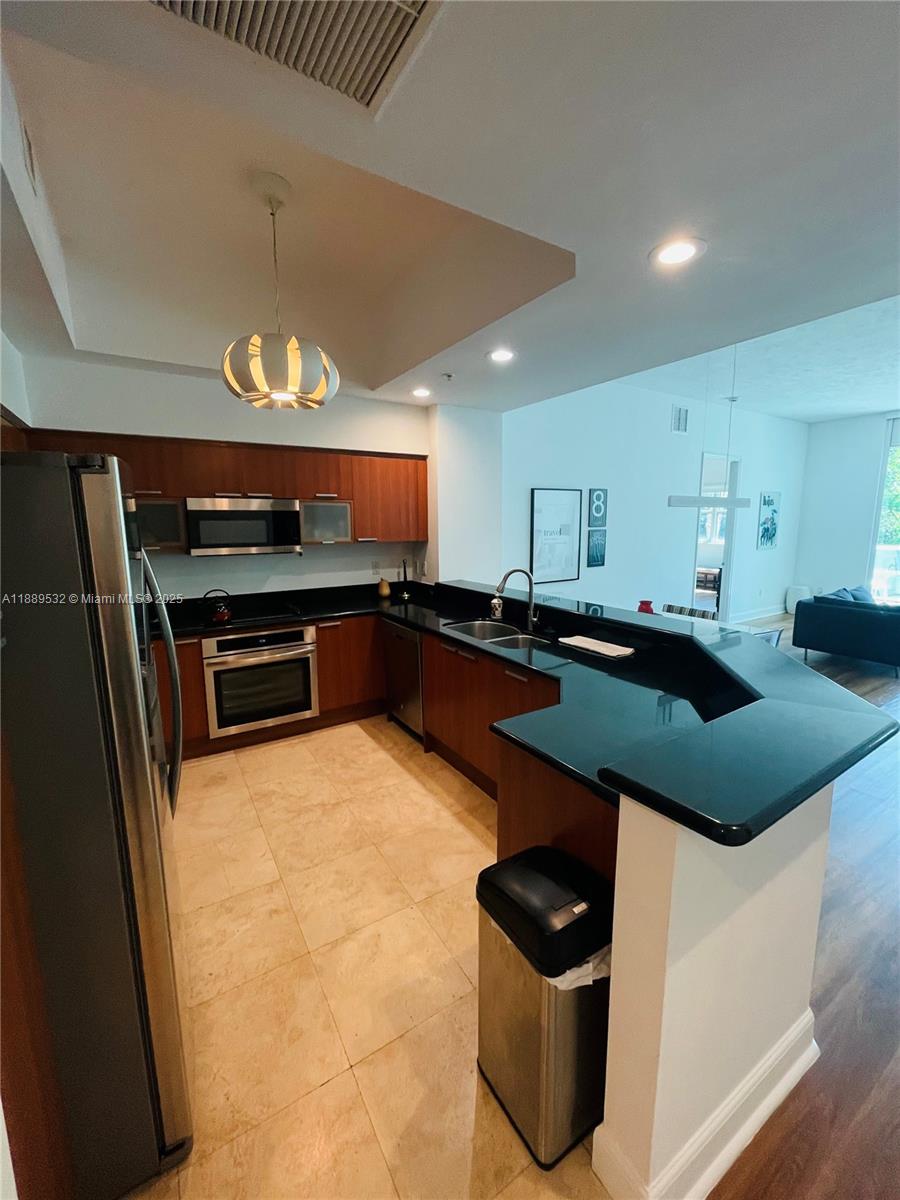 THE OAKS I CONDO - Residential Lease