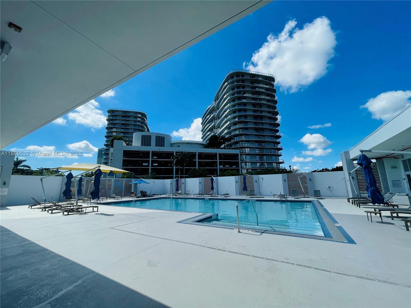 THE OAKS I CONDO - Residential Lease
