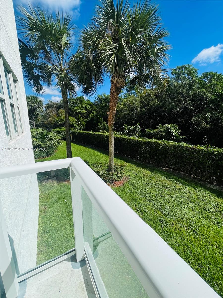 THE OAKS I CONDO - Residential Lease