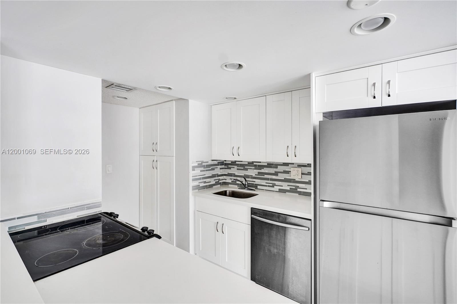 WINSTON TOWERS 200 - Residential Lease