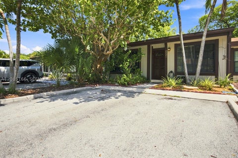 Photo of 2221 Buttonwood Ave, Pembroke Pines, FL 33026 (MLS # A12085166)