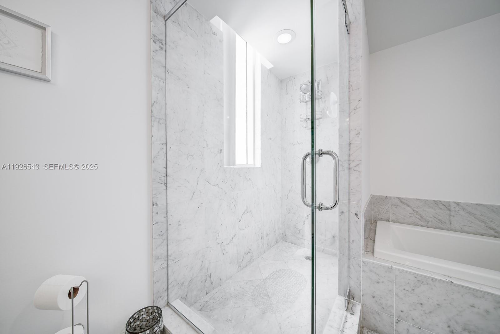 VIZCAYNE NORTH CONDO - Residential