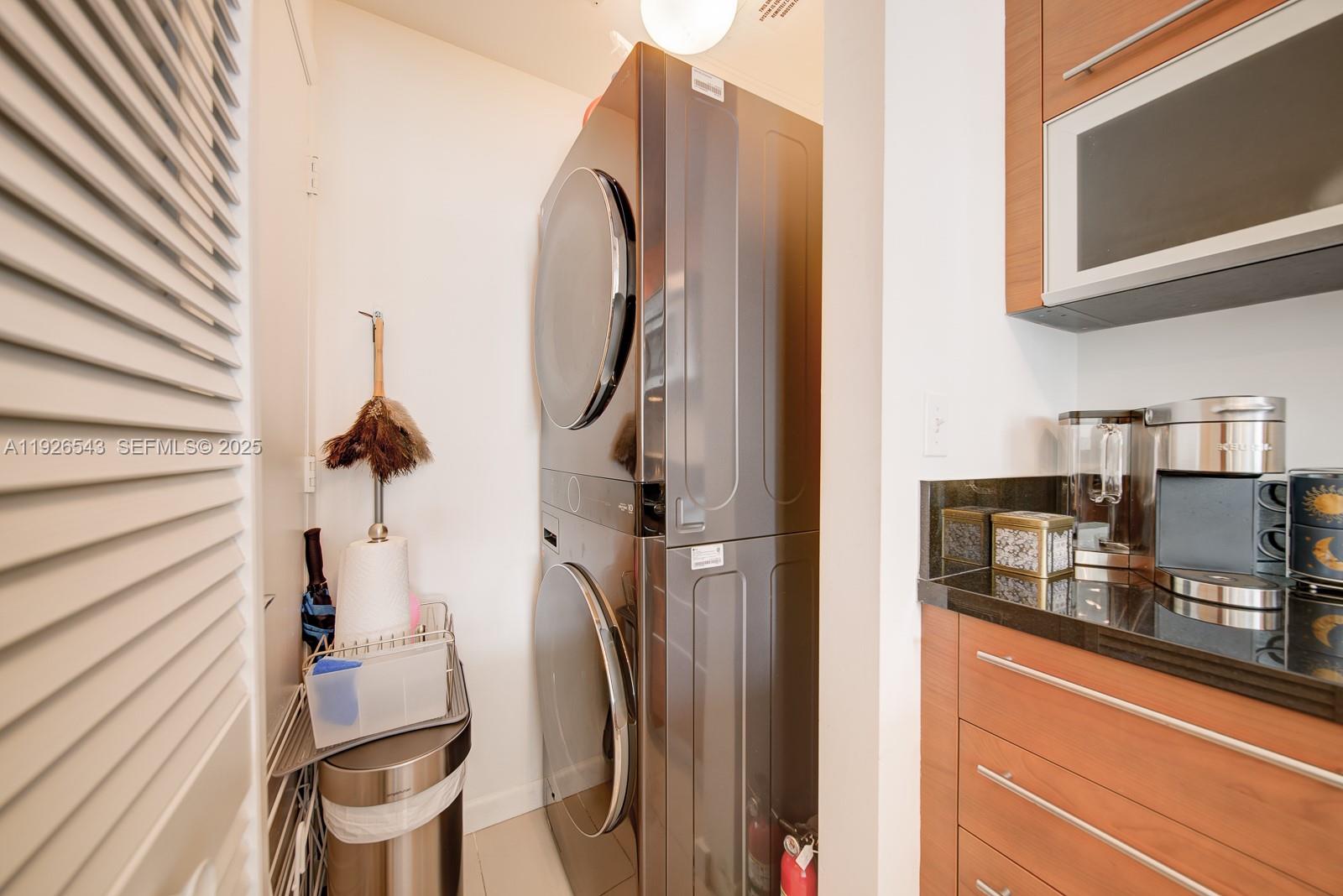 VIZCAYNE NORTH CONDO - Residential