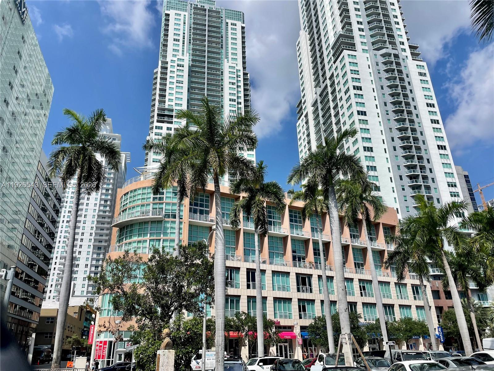 VIZCAYNE NORTH CONDO - Residential