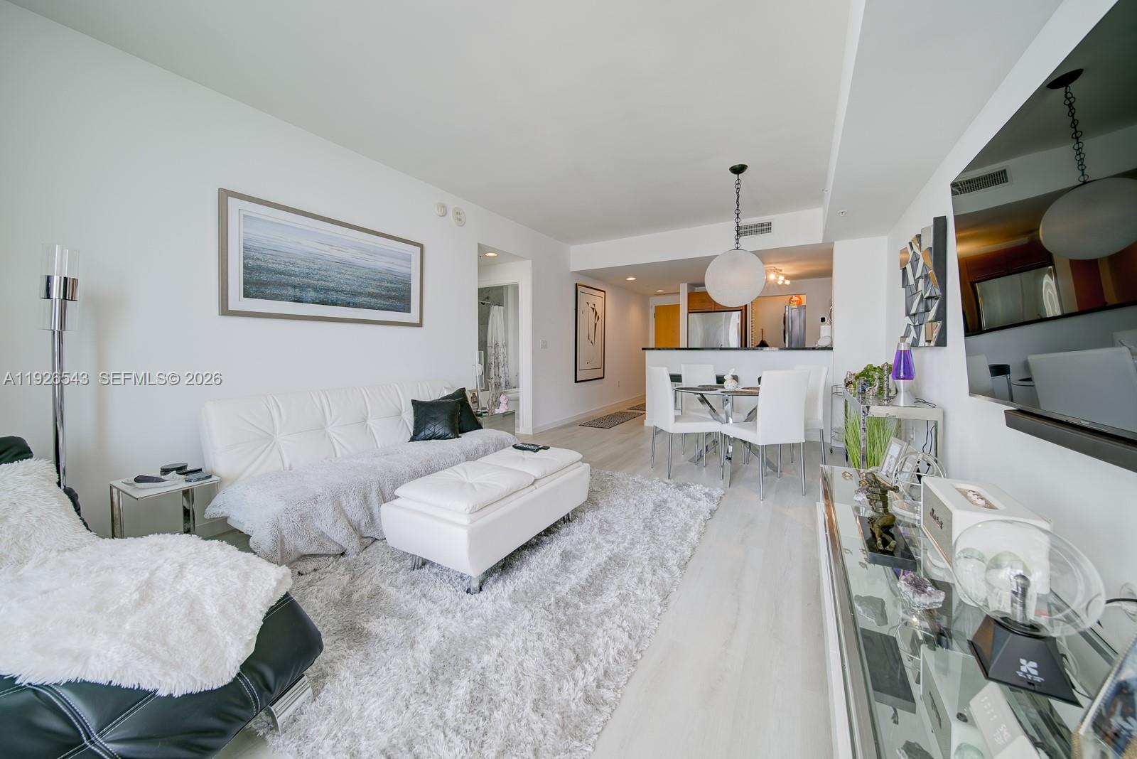 VIZCAYNE NORTH CONDO - Residential