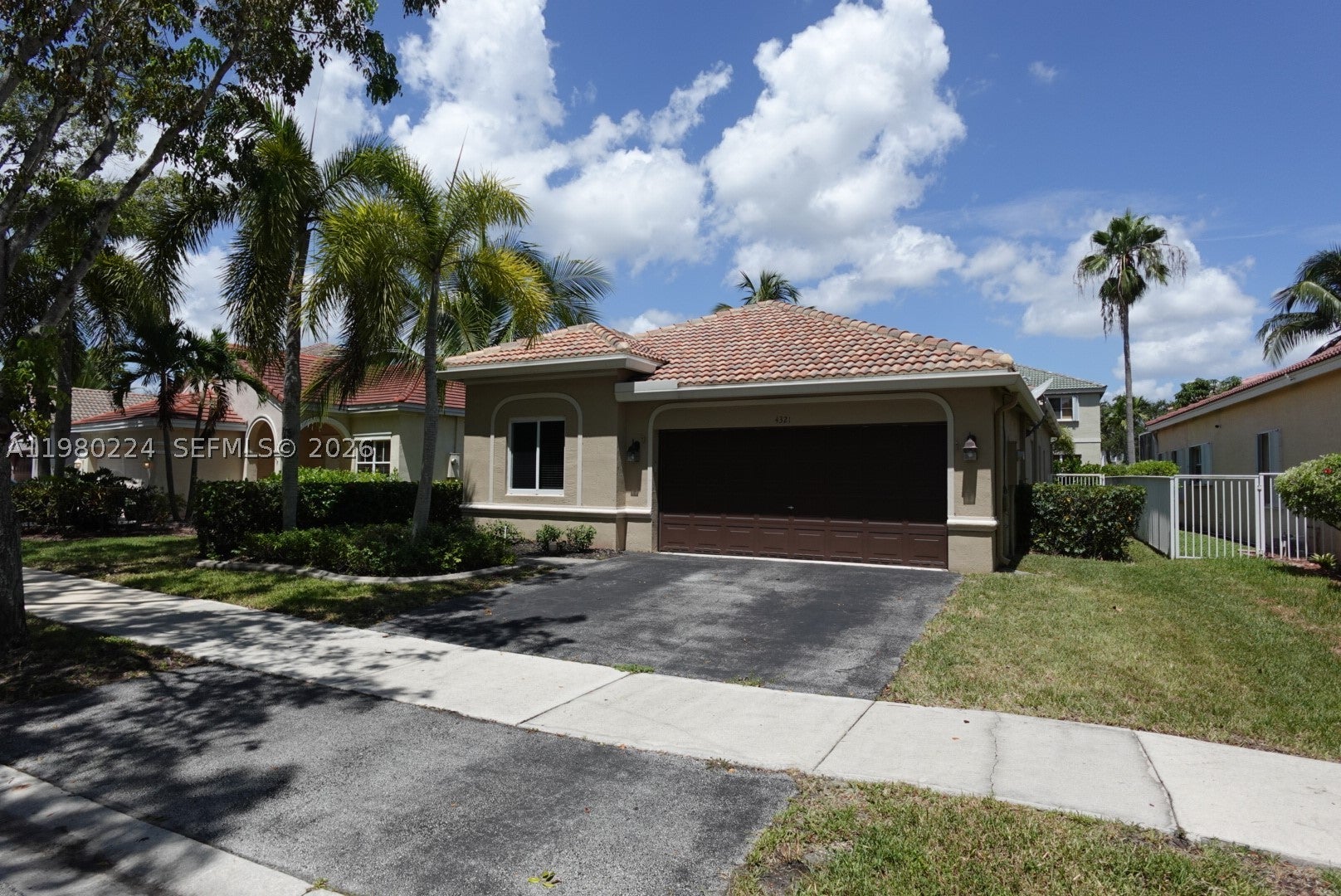 4321 Willow Ridge Dr, Weston FL 33331