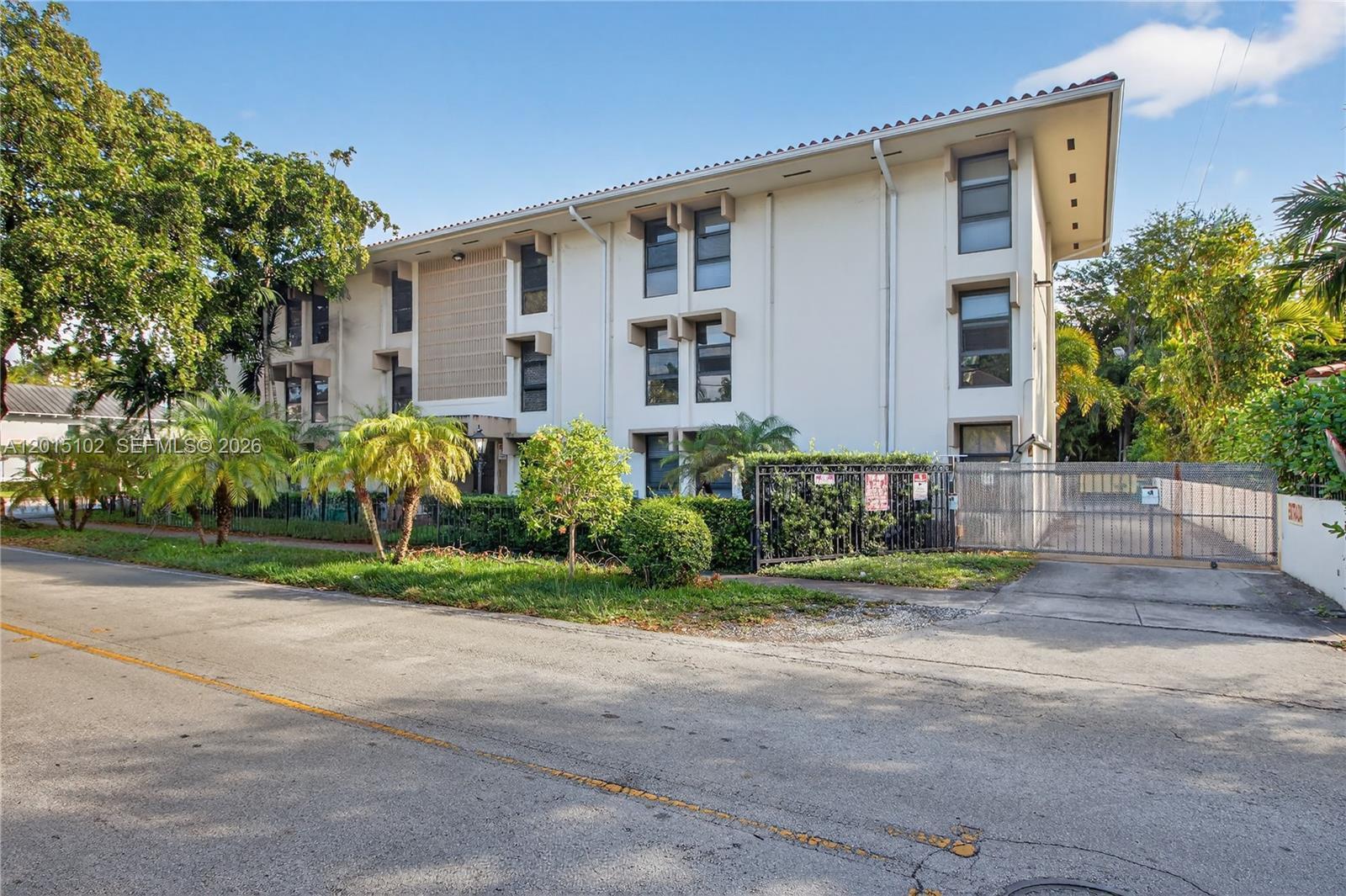 1600 S Le Jeune Rd 9