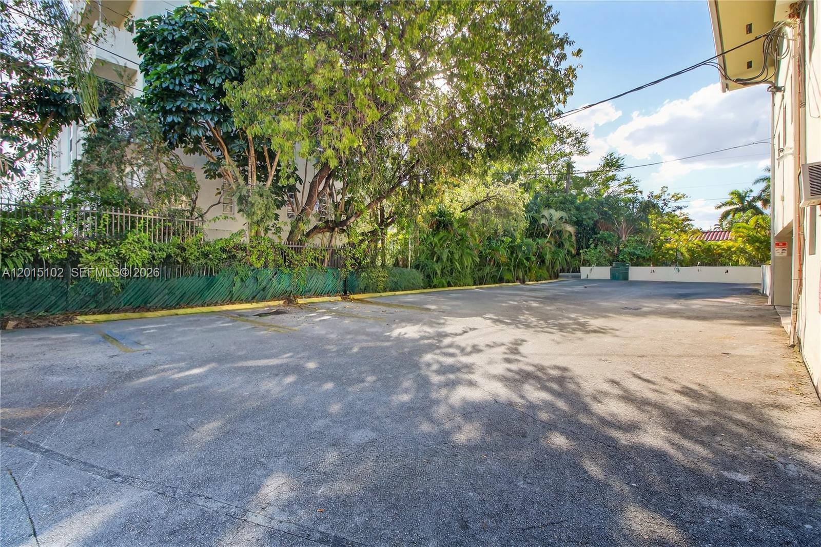 1600 S Le Jeune Rd 9