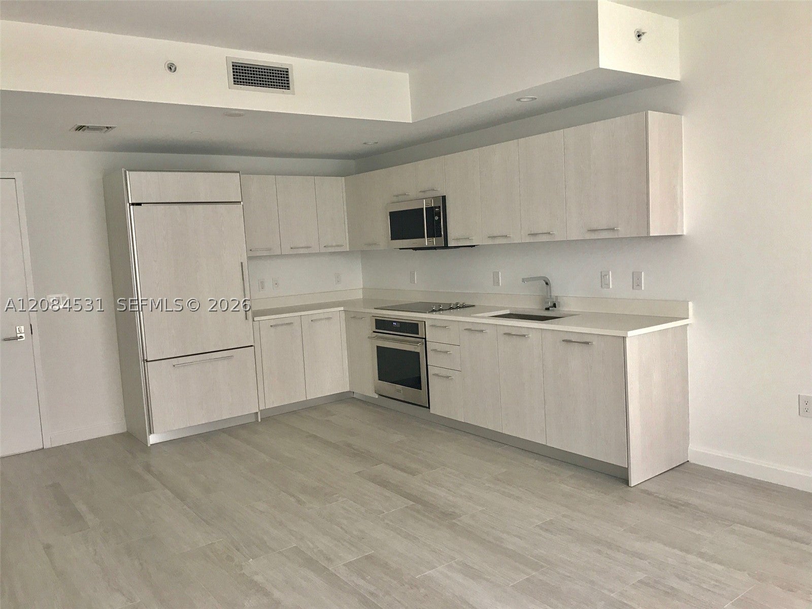55 SW 9th St 2807