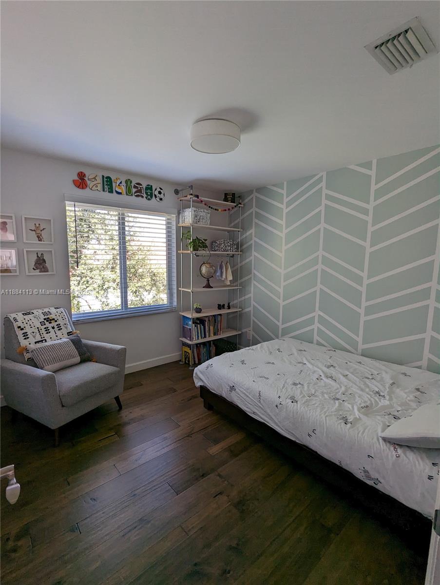 EMERALD COURTS - OPAL CRE - Residential