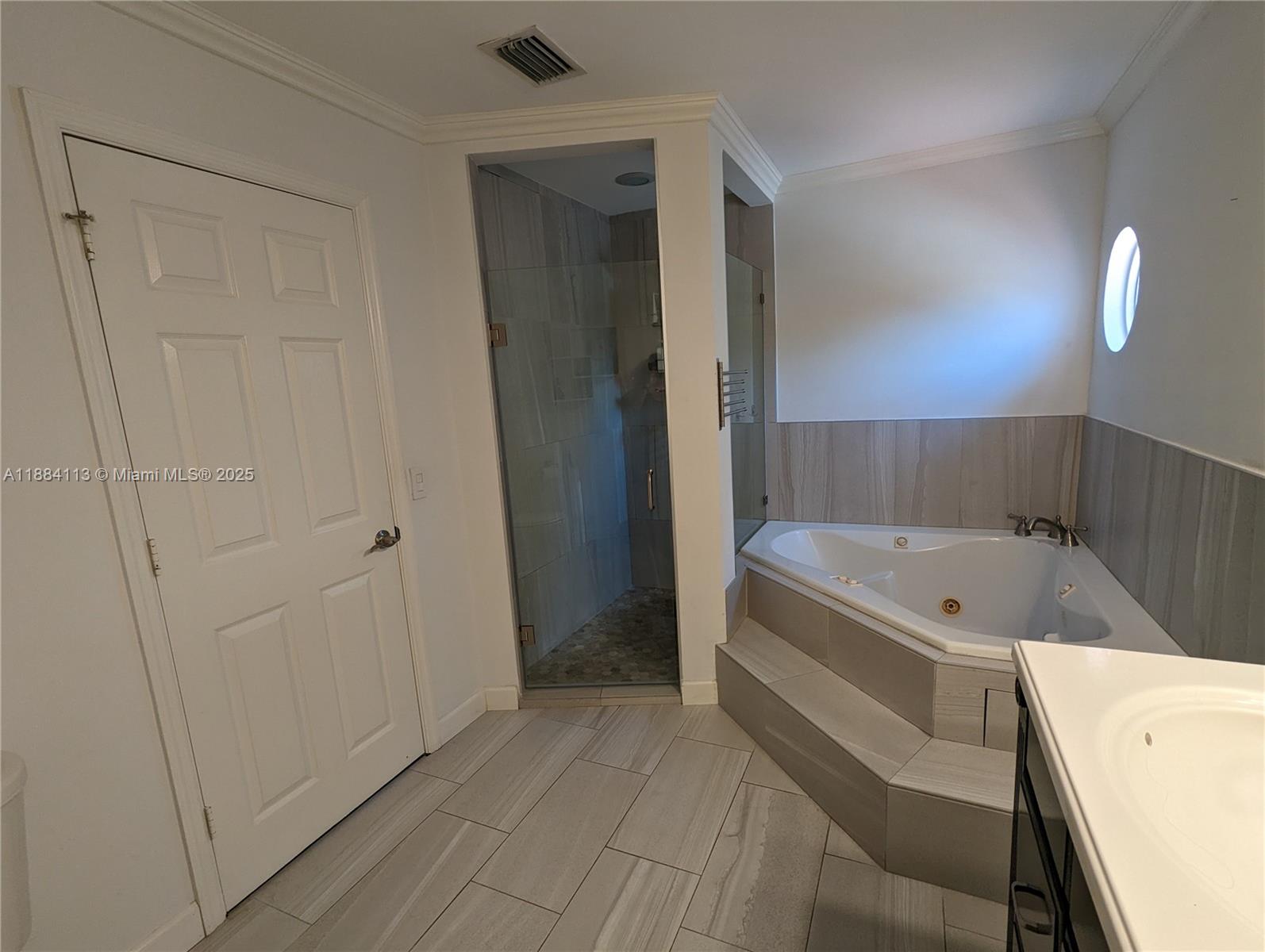 EMERALD COURTS - OPAL CRE - Residential