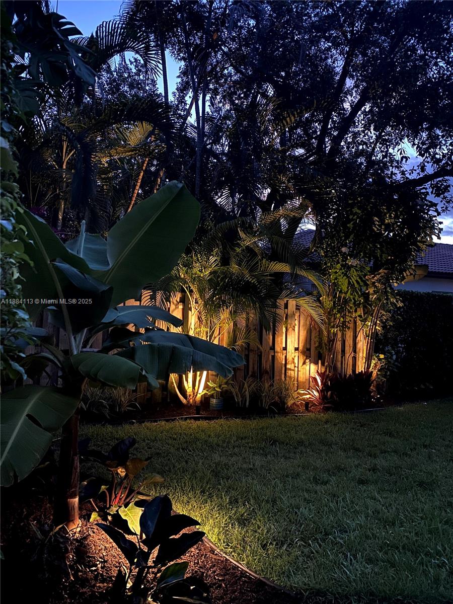 EMERALD COURTS - OPAL CRE - Residential