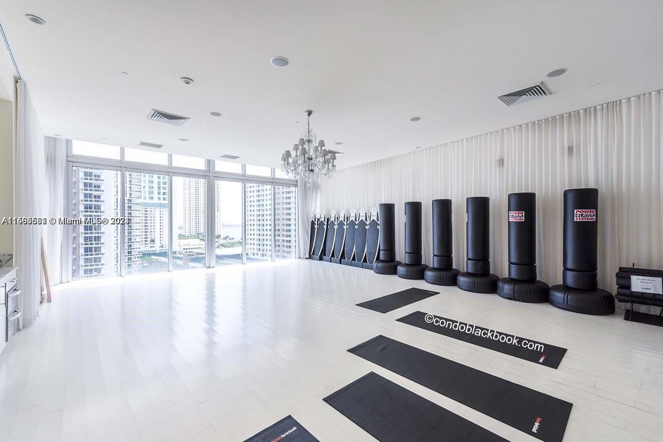 ICON BRICKELL - Residential